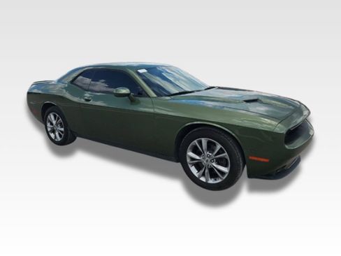 Used 2020 Dodge Challenger SXT AWD/4WD image 2
