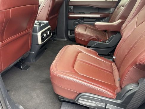 Used 2024 Ford Expedition Limited image 36