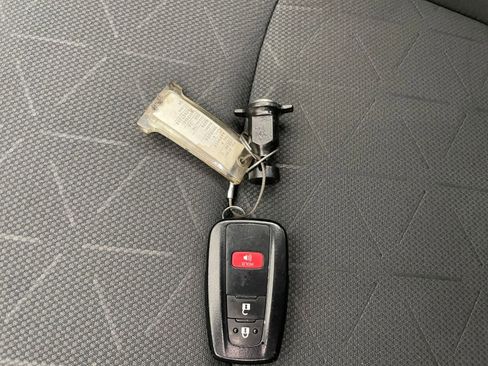 Used 2024 Toyota RAV4 XLE image 21