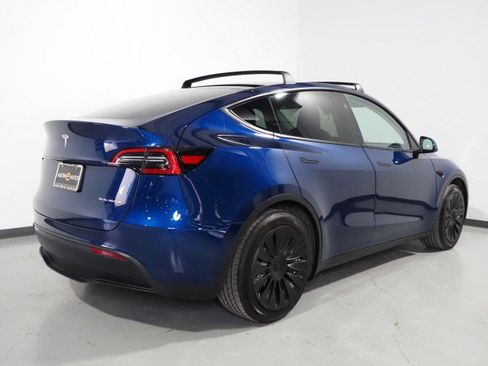 Used 2024 Tesla Model Y Long Range image 7