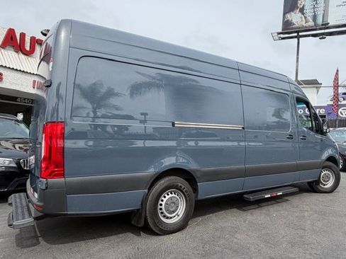 Used 2019 Mercedes-Benz Sprinter 170 image 2