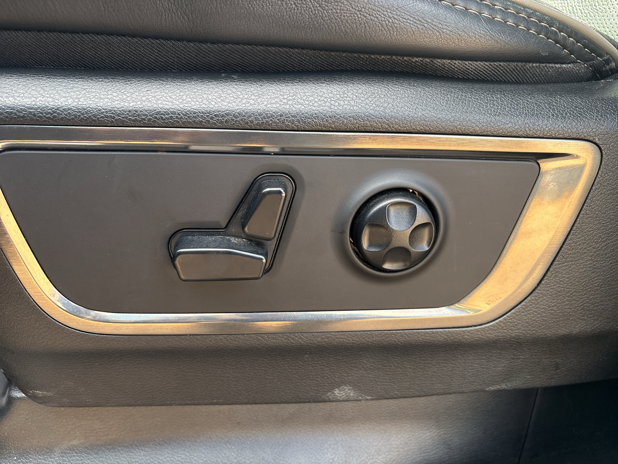 Used 2020 RAM 1500 Limited AWD/4WD image 11