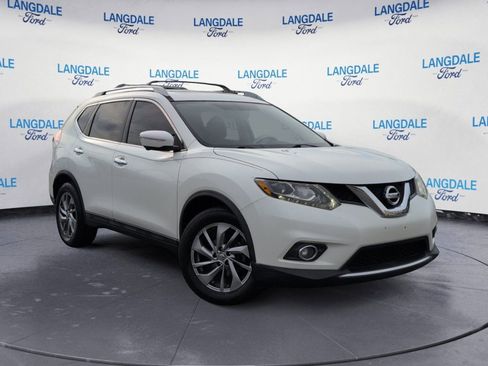 Used 2015 Nissan Rogue SL w/ SL Premium Package FWD image 2