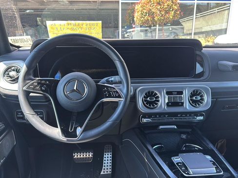 Used 2025 Mercedes-Benz G 550 image 8