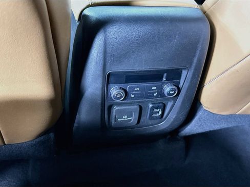 Used 2018 Buick Enclave Premium AWD/4WD image 30