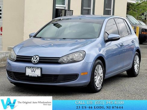 Used 2011 Volkswagen Golf 4-Door FWD image 3