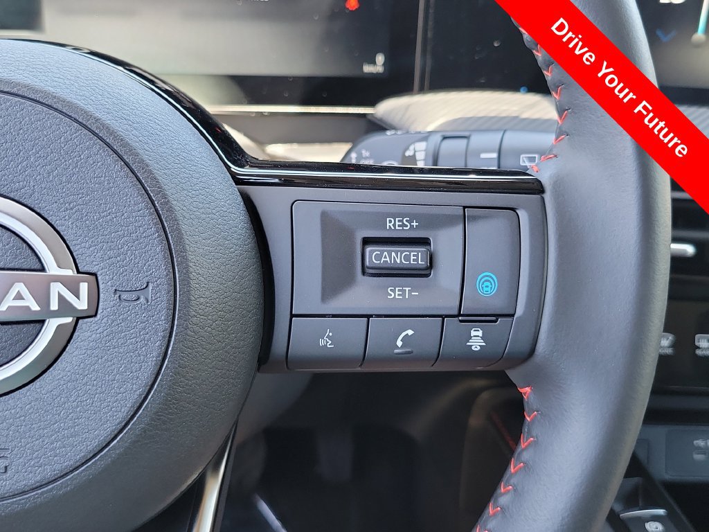 Used 2025 Nissan Kicks SR FWD image 8