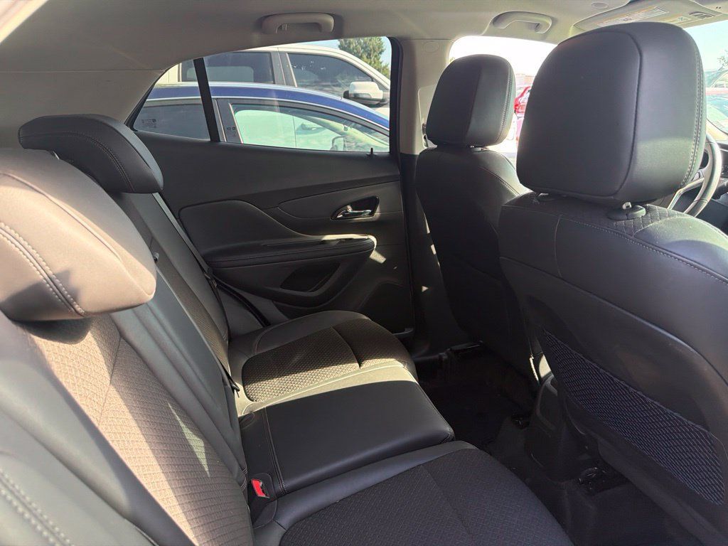 Used 2021 Buick Encore Preferred AWD/4WD image 4