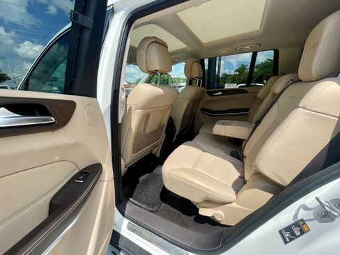 Used 2017 Mercedes-Benz GLS 550 4MATIC w/ Driver Assistance Package image 9