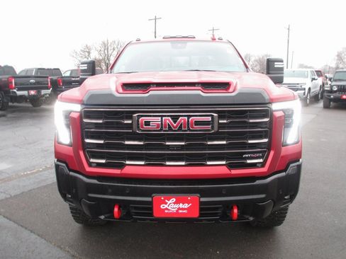 Used 2025 GMC Sierra 2500 AT4X image 12