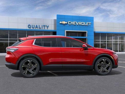 New 2026 Chevrolet Equinox EV LT image 5