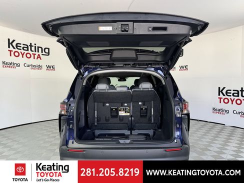 New 2026 Toyota Sienna XLE image 11