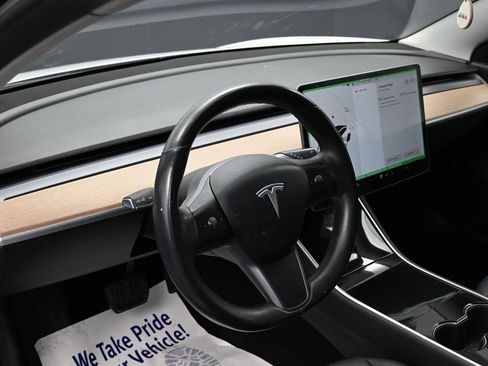 Used 2018 Tesla Model 3 Long Range image 16