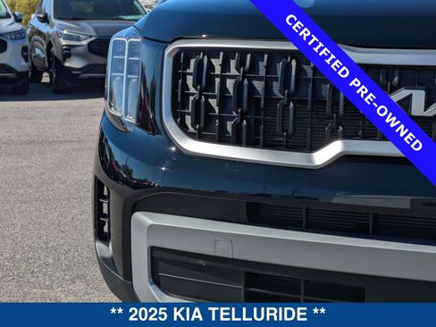 Used 2025 Kia Telluride EX image 9