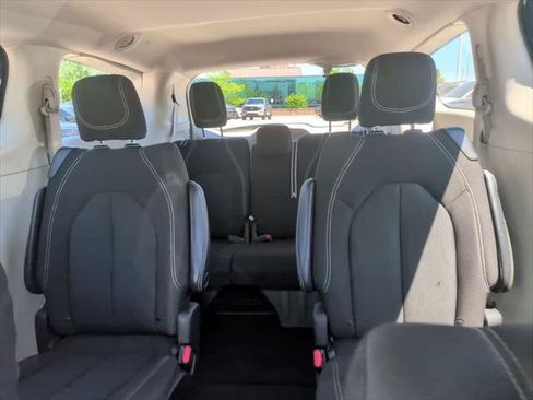 Certified 2023 Chrysler Voyager LX FWD image 12