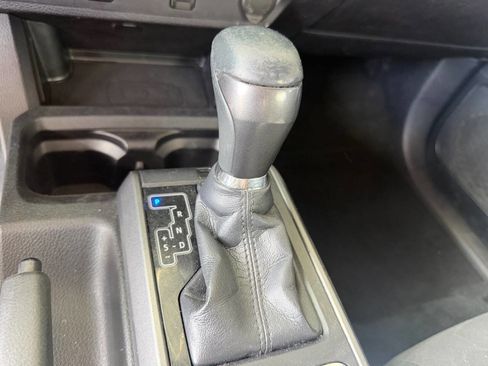 Used 2017 Toyota Tacoma TRD Sport w/ Tow Package image 21