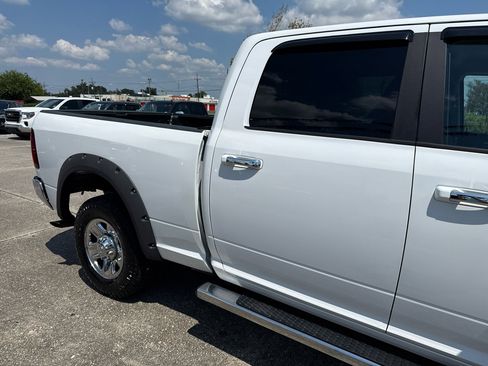 Used 2017 RAM 2500 SLT image 9