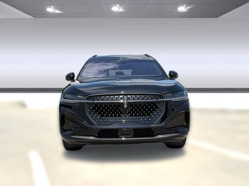 Used 2024 Lincoln Nautilus Reserve w/ Equipment Group 202A AWD/4WD image 5