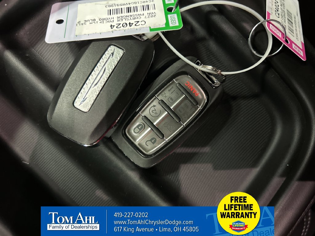 New 2027 Chrysler Pacifica Select FWD image 20