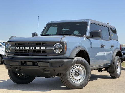 New 2025 Ford Bronco 4-Door AWD/4WD image 36