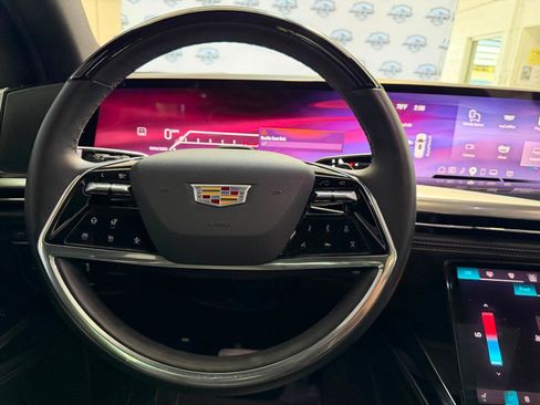 Used 2025 Cadillac Escalade Sport w/ LPO, Floor Liner Package AWD/4WD image 33
