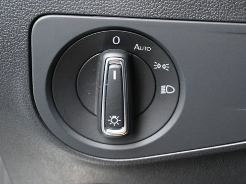 Used 2022 Volkswagen Tiguan SE R-Line image 15