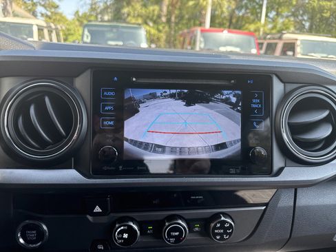 Used 2018 Toyota Tacoma TRD Sport w/ Technology Package image 21