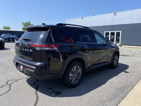 Used 2024 Nissan Pathfinder SV AWD/4WD image 5