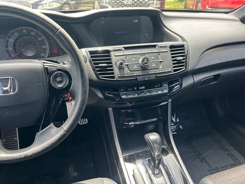 Used 2017 Honda Accord Sport image 17