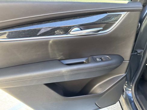 Used 2020 Cadillac XT5 Premium Luxury image 9