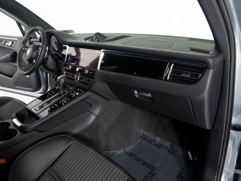 New 2026 Porsche Macan Turbo AWD/4WD image 30