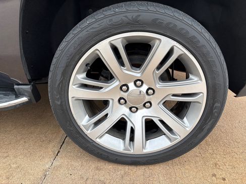 Used 2016 Cadillac Escalade Luxury image 13