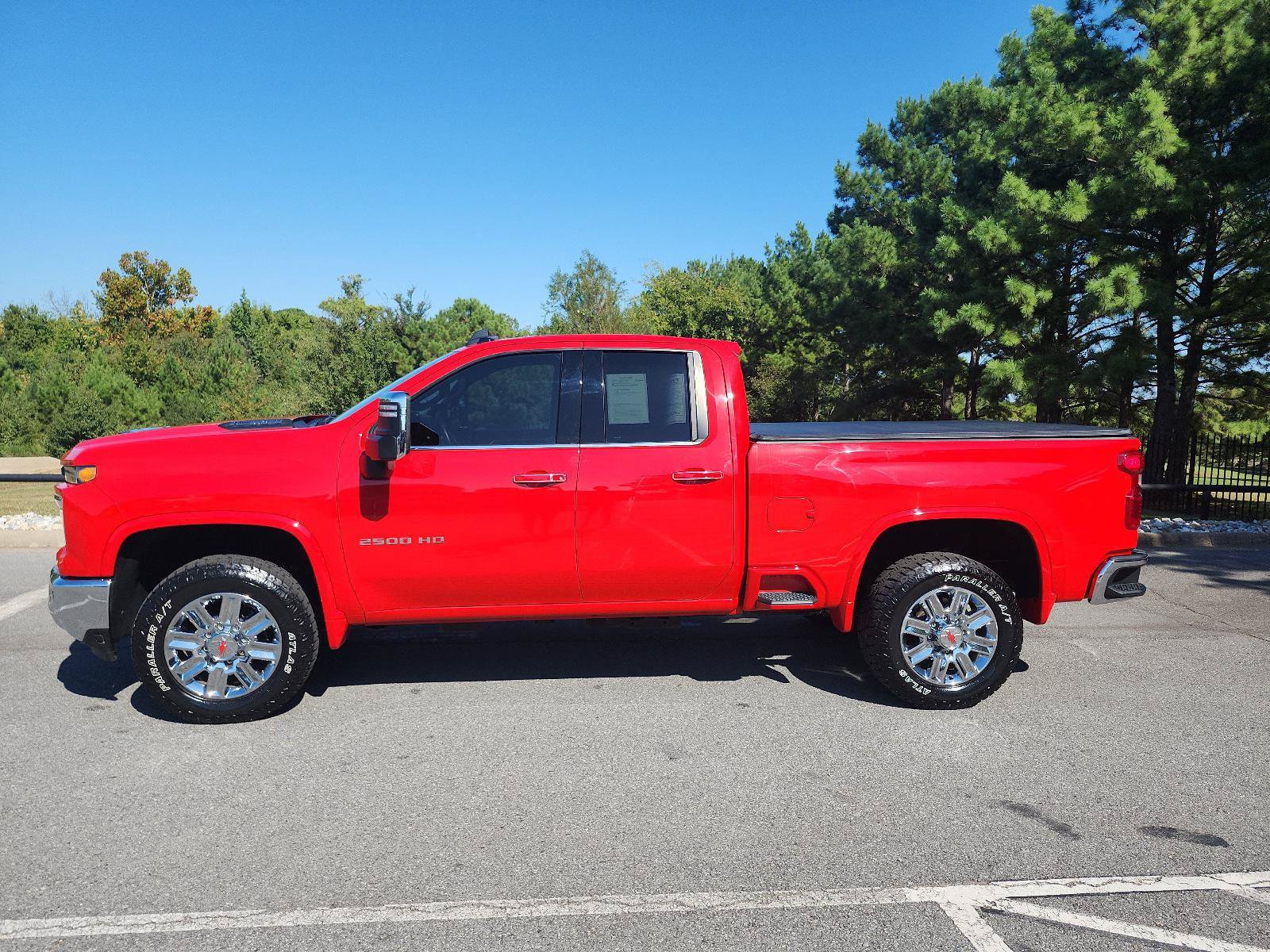 Used 2024 Chevrolet Silverado 2500 LT w/ Convenience Package RWD image 2
