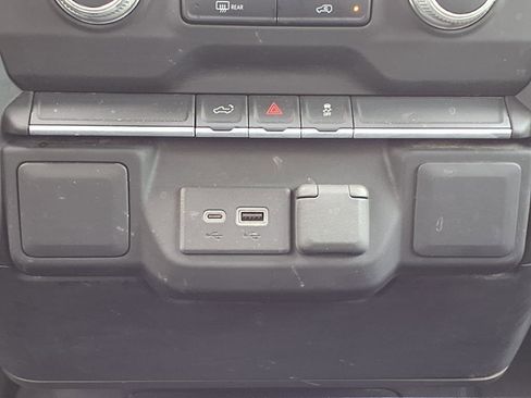 Used 2023 GMC Sierra 2500 Pro w/ Convenience Package image 17