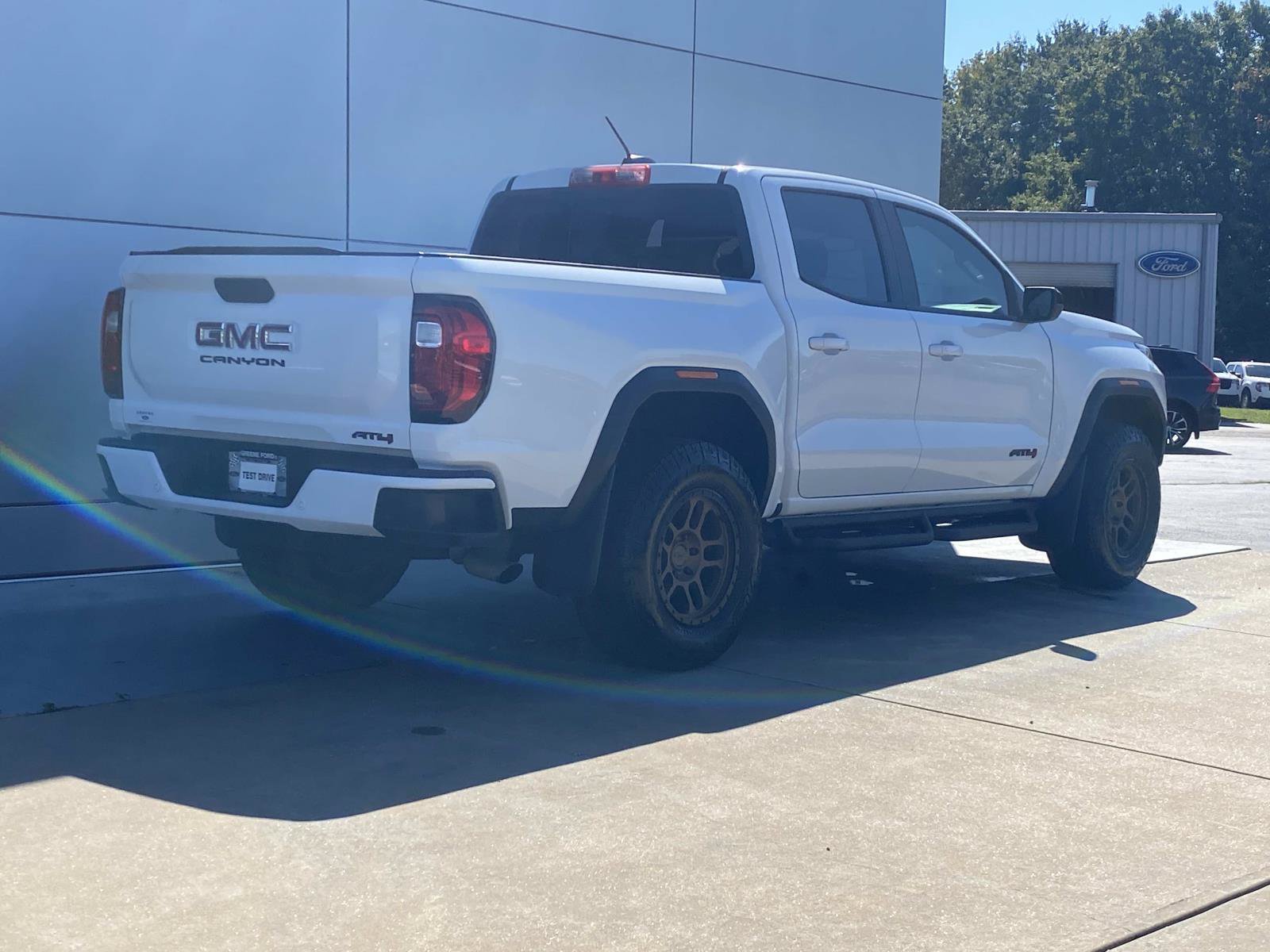 Used 2024 GMC Canyon AT4 w/ Canyon Safety Plus Package AWD/4WD image 4