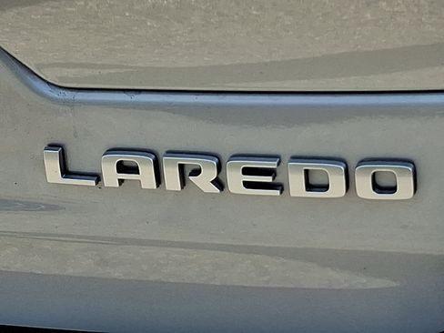 New 2025 Jeep Grand Cherokee Laredo X w/ Luxury Tech Group I image 15