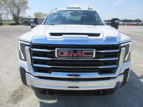 New 2026 GMC Sierra 3500 SLE w/ SLE Value Package AWD/4WD image 12