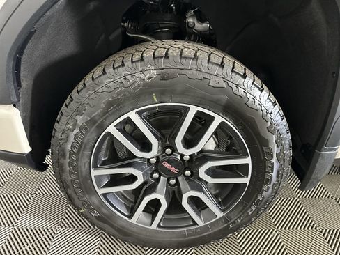 New 2026 GMC Sierra 1500 AT4 w/ AT4 Premium Package AWD/4WD image 33