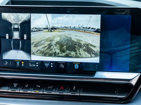 Used 2024 Chevrolet Silverado 3500 High Country w/ High Country Premium Package image 26