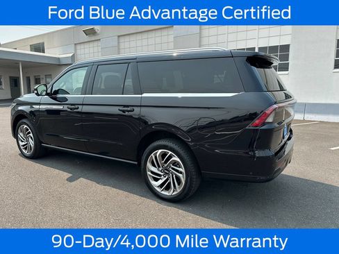 Used 2025 Lincoln Navigator L Reserve AWD/4WD image 5