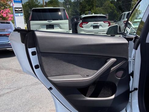 Used 2024 Tesla Model Y Long Range AWD/4WD image 27