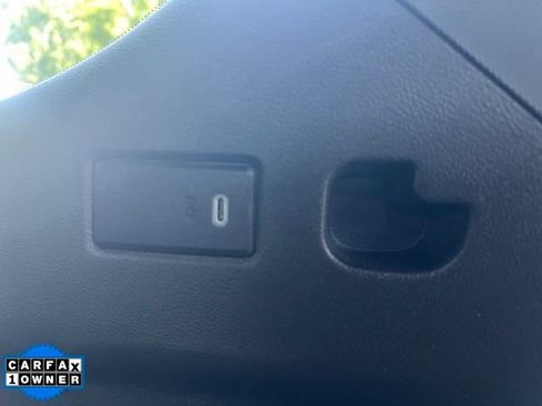 Used 2021 GMC Yukon SLT w/ SLT Premium Package AWD/4WD image 12