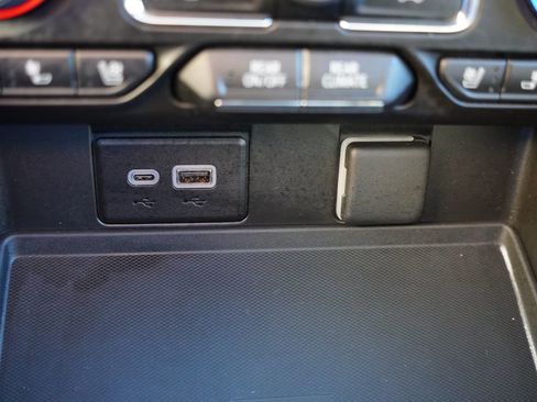 Certified 2024 Chevrolet Suburban High Country image 35