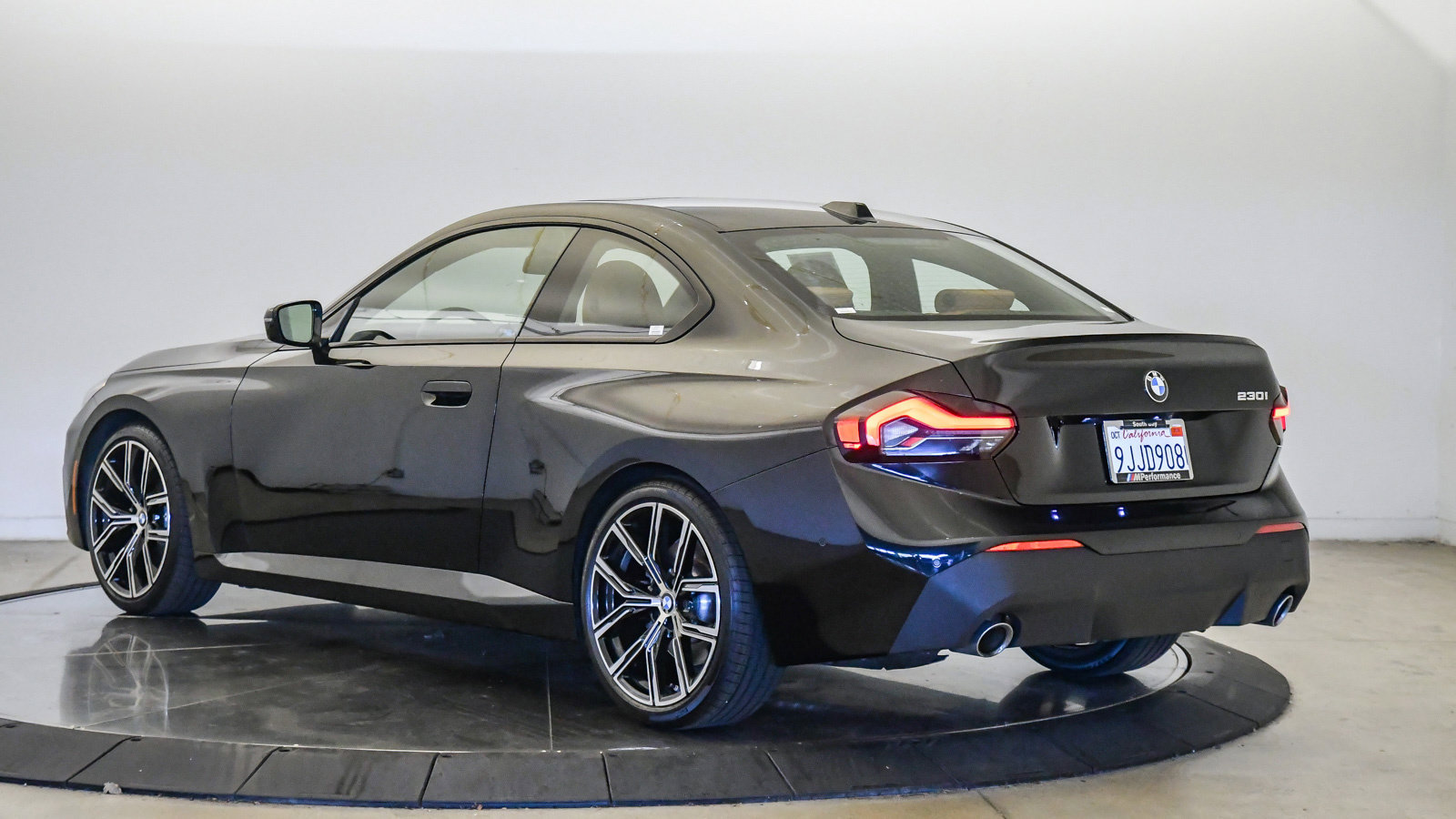 Certified 2023 BMW 230i Coupe w/ Convenience Package RWD image 2