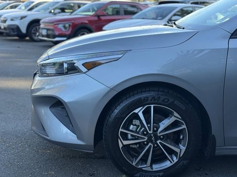 Used 2022 Kia Forte LXS image 8