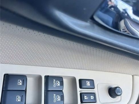 Used 2017 Subaru Outback 3.6R Limited image 24