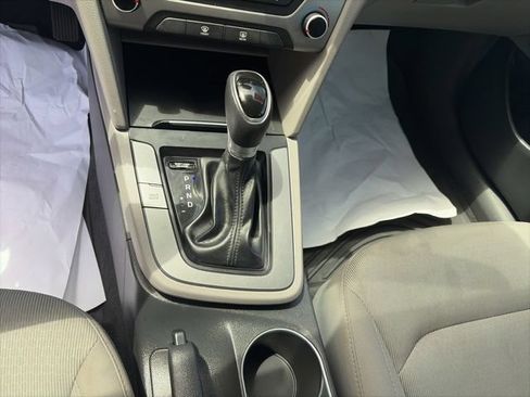 Used 2017 Hyundai Elantra SE FWD image 16