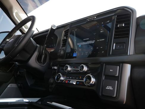 New 2025 Ford F250 Lariat w/ Lariat Ultimate Package AWD/4WD image 17