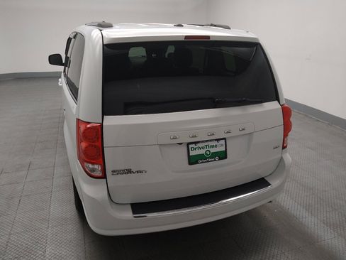 Used 2018 Dodge Grand Caravan SXT FWD image 6