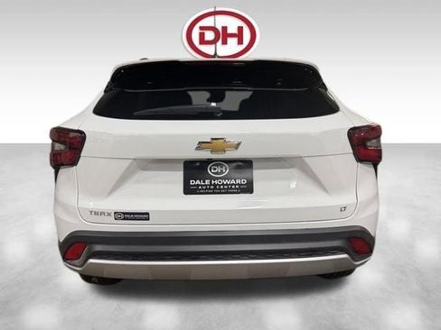 New 2026 Chevrolet Trax LT w/ LT Convenience Package FWD image 11